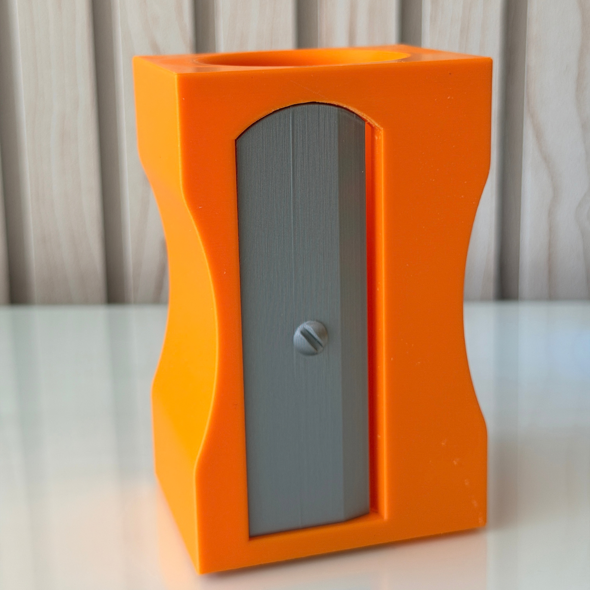 Porta-lápis em forma de afia GRAF, foto 6 de 8