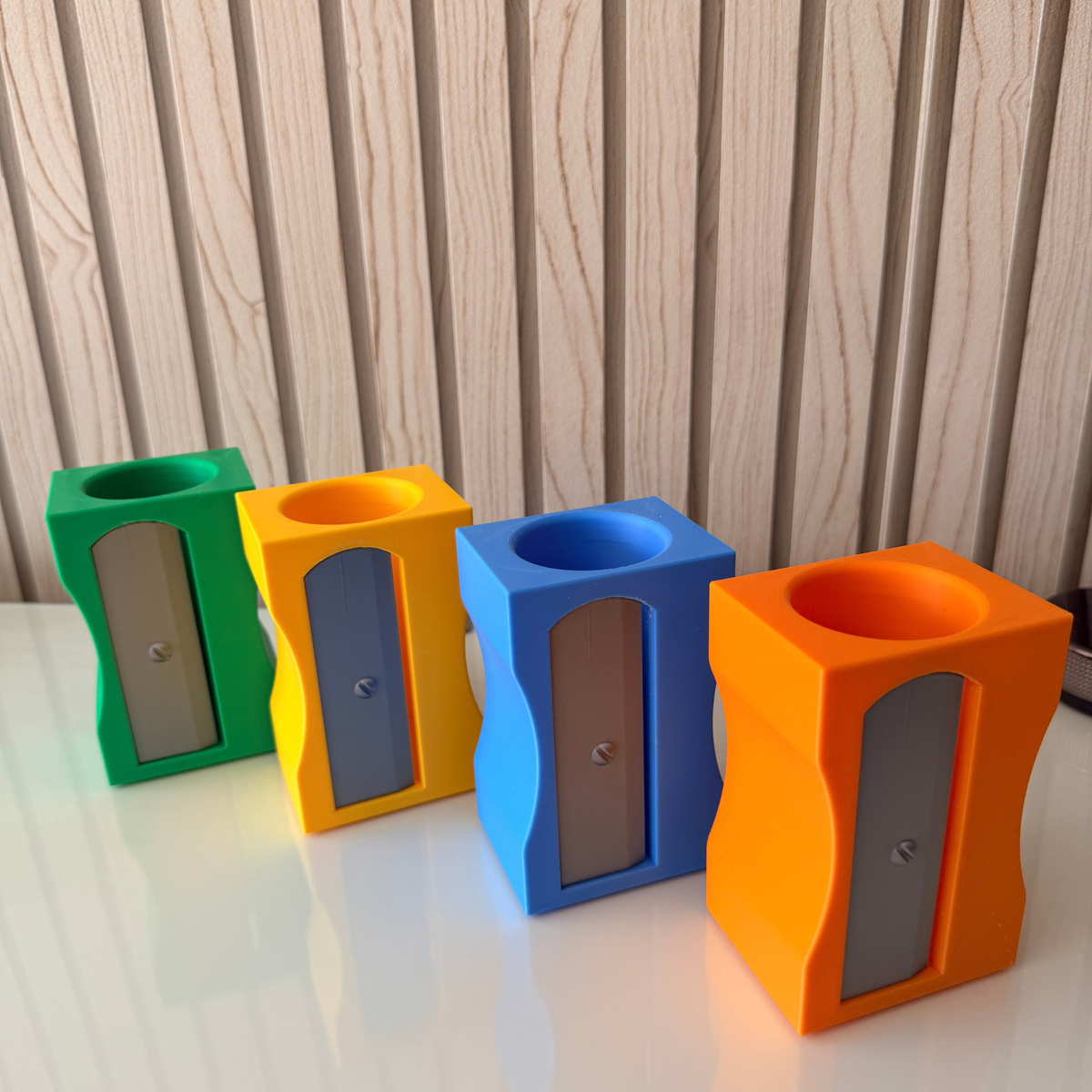 Porta-lápis em forma de afia GRAF, foto 2 de 8
