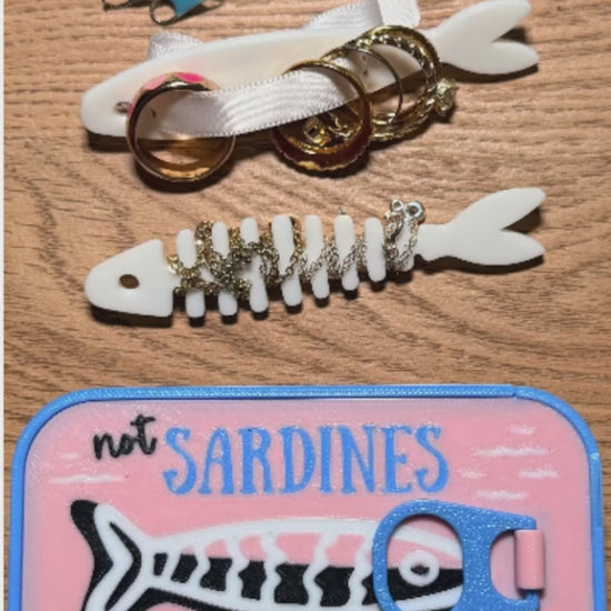 Vídeo: Porta-joias SARDI em forma de lata de sardinhas