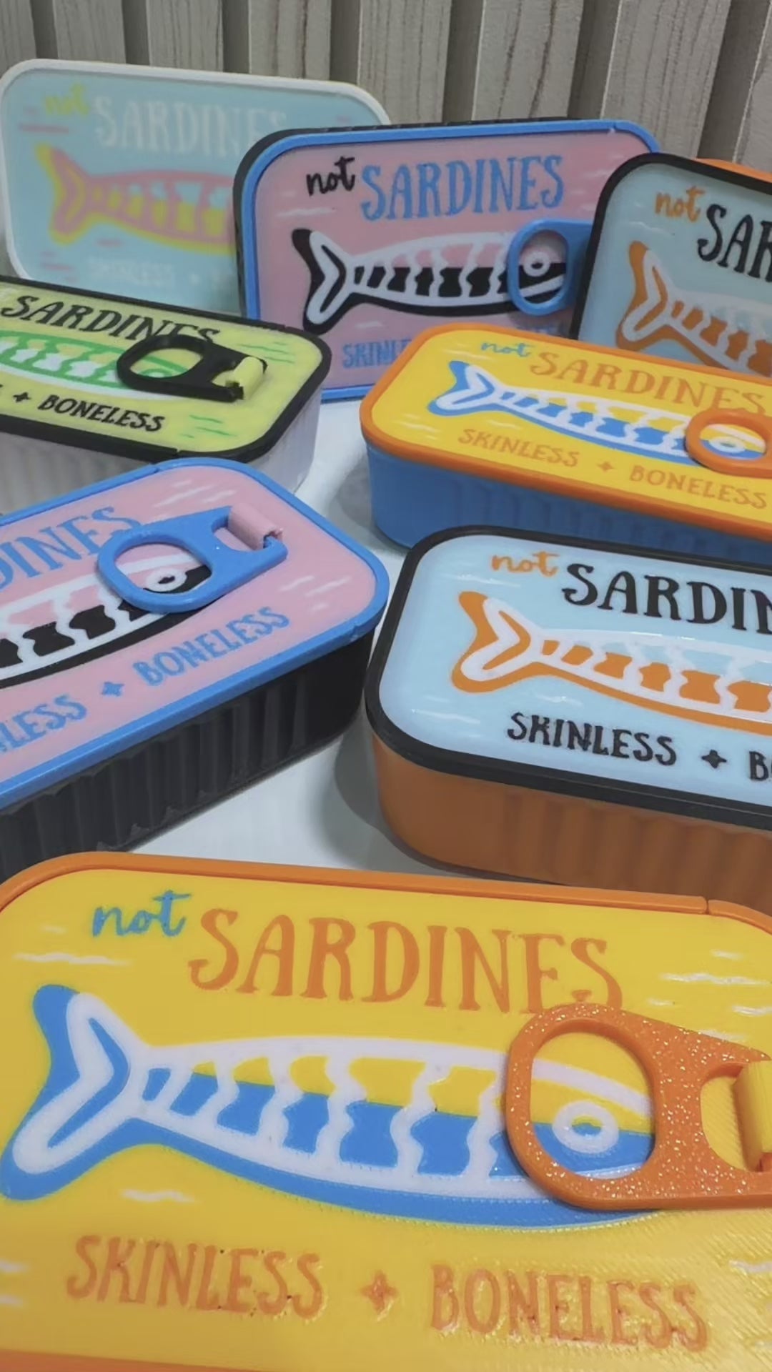 Vídeo: Porta-joias SARDI em forma de lata de sardinhas