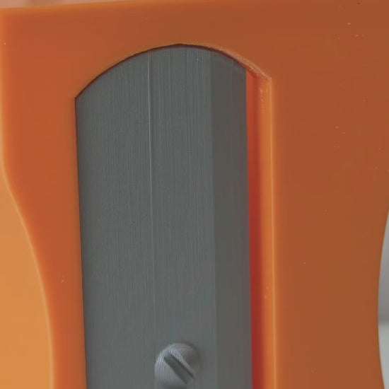 Vídeo: Porta-lápis em forma de afia GRAF